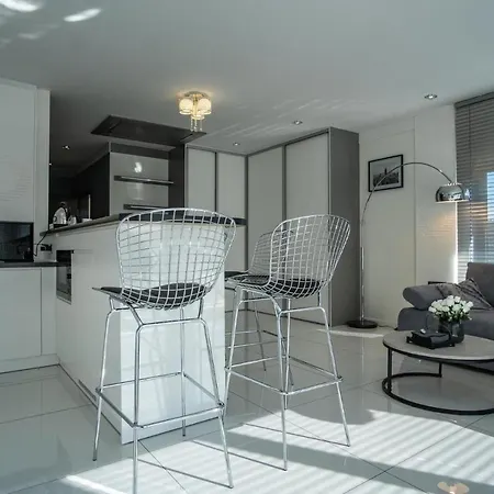 Pod Zamczyskiem 4* Podzamcze (Zawiercie)