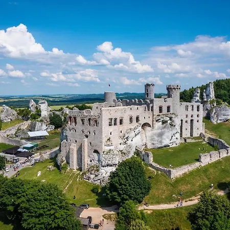Pod Zamczyskiem 4* Podzamcze (Zawiercie)