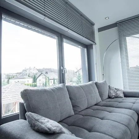 Pod Zamczyskiem 4*