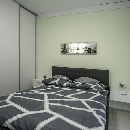 Pod Zamczyskiem 4*