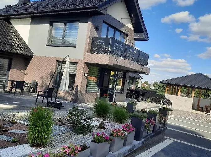 Pod Zamczyskiem Penzion